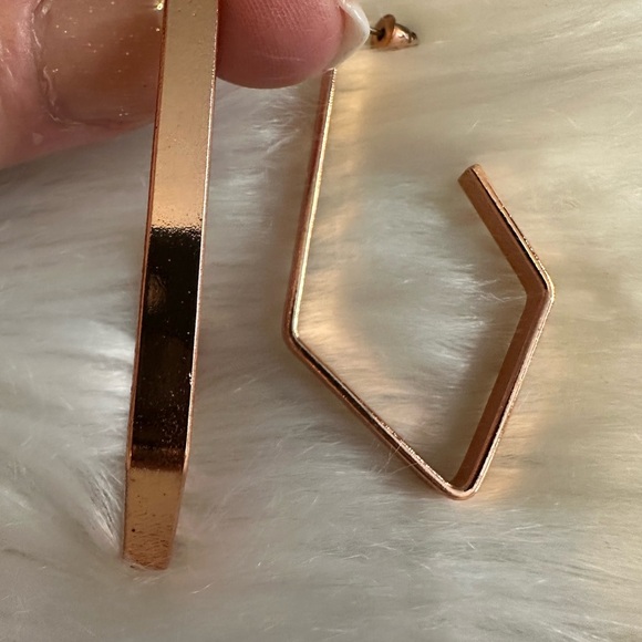 🧡10/$10 Geometric Gold Earrings - Picture 3 of 4